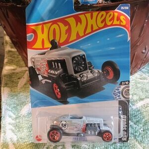 Mattel Hot Wheels Max Steel Car - Gray and Red